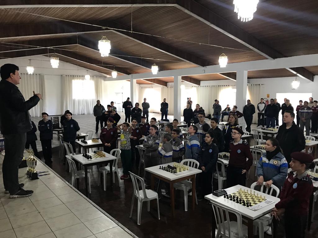 Militares estaduais e alunos do CPM e do CVM participam do Torneio de Xadrez  online em comemoração aos 166 da PM